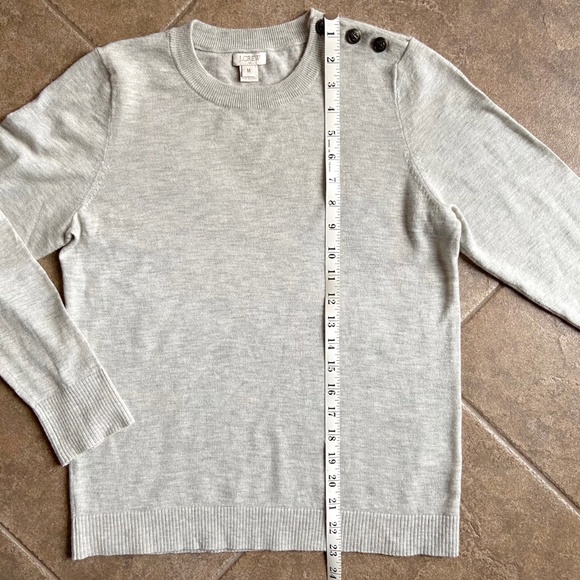 J. Crew Sweater - GUC Gray 3 Button on Shoulder - Picture 8 of 11